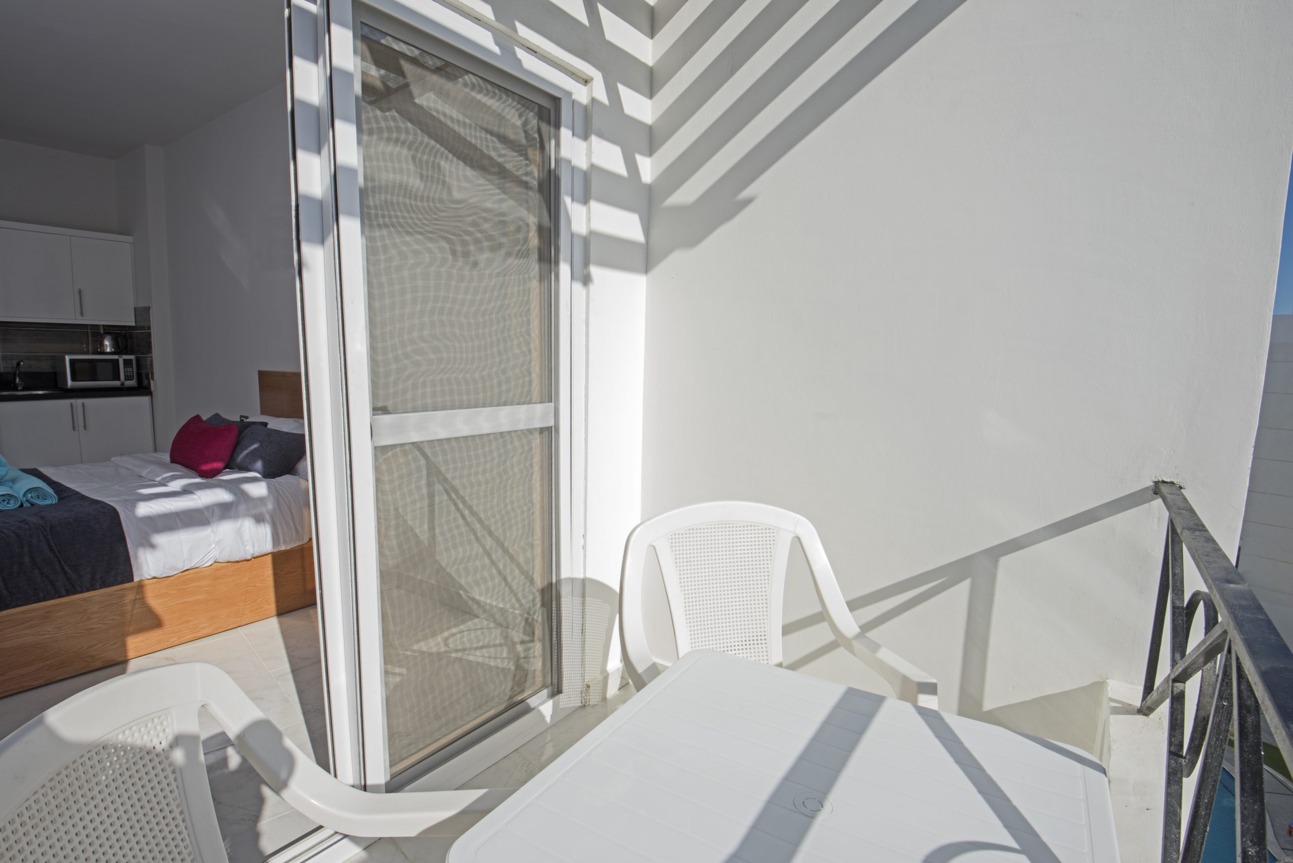 Sun-Control-mosquitera-abatible